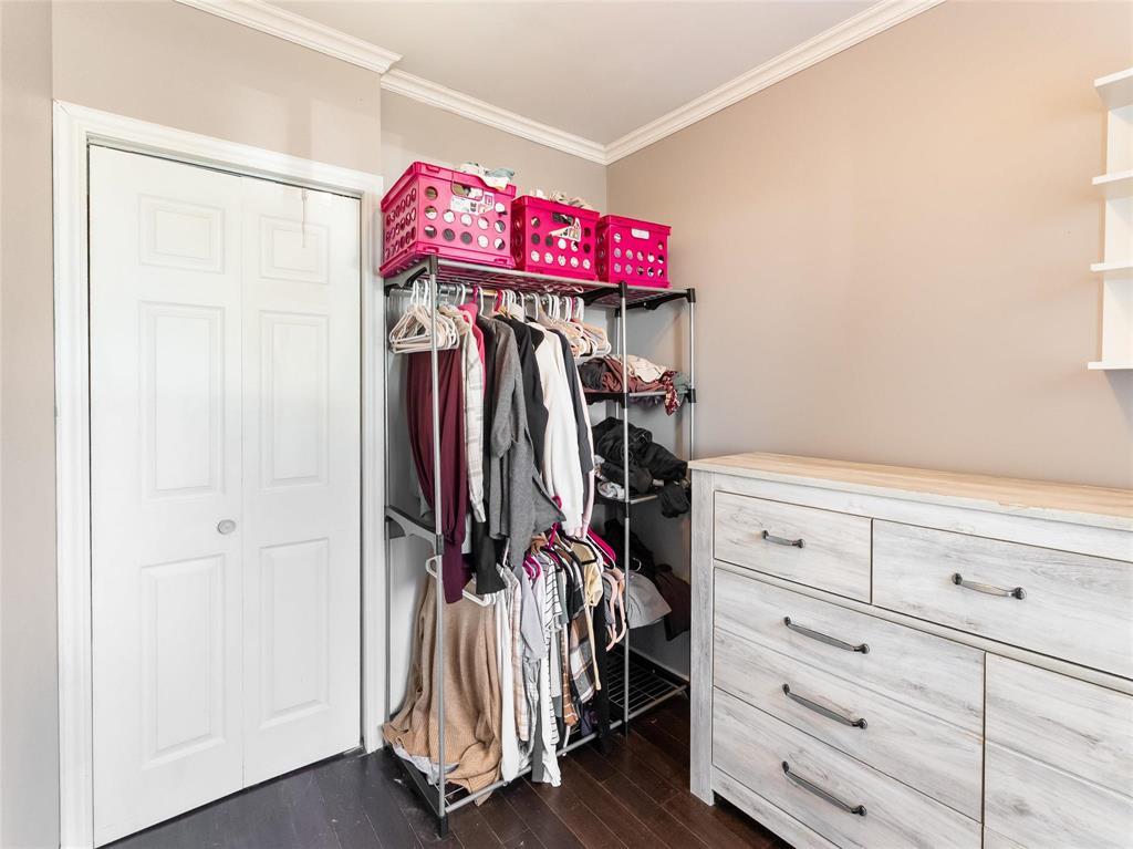 406 Strathnaver Avenue Property Photo 23