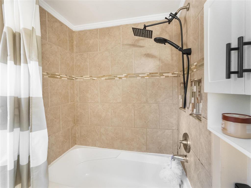 406 Strathnaver Avenue Property Photo 27