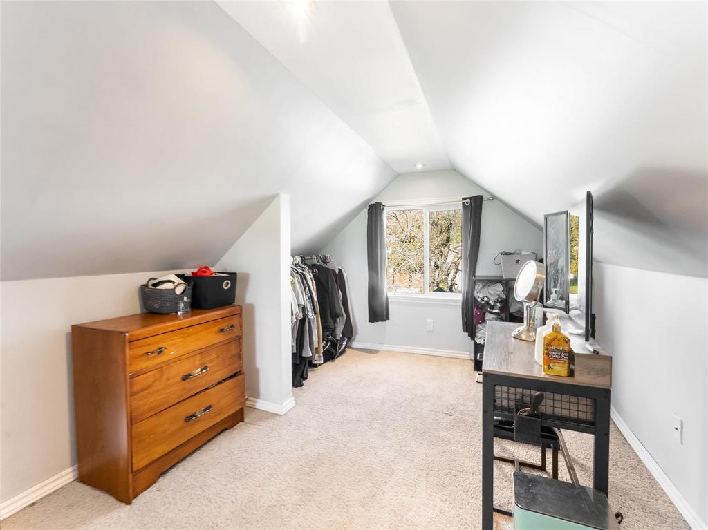 406 Strathnaver Avenue Property Photo 29