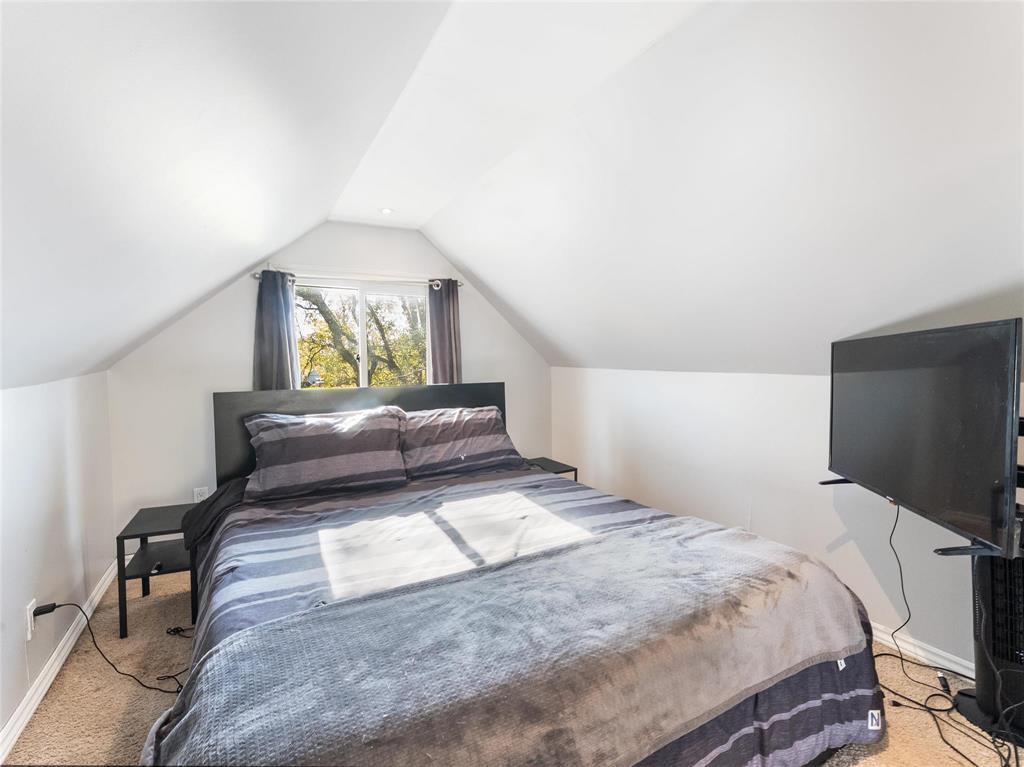 406 Strathnaver Avenue Property Photo 31