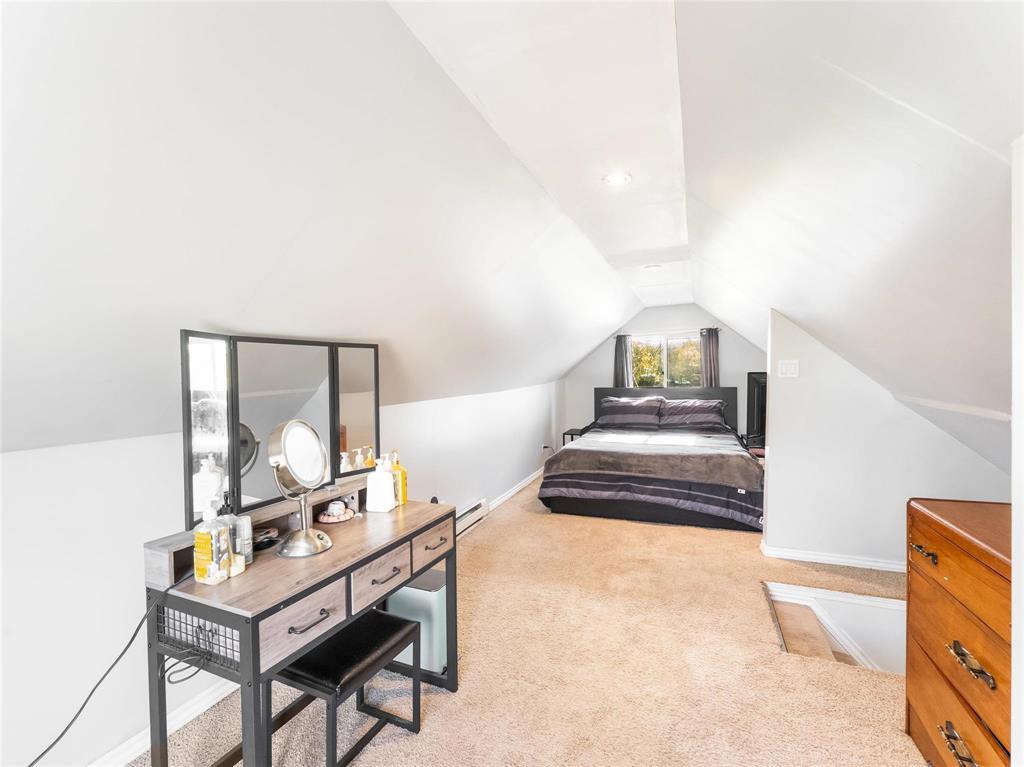 406 Strathnaver Avenue Property Photo 32