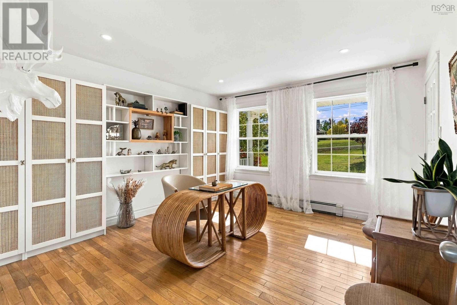 254 Robert Street Property Photo 5
