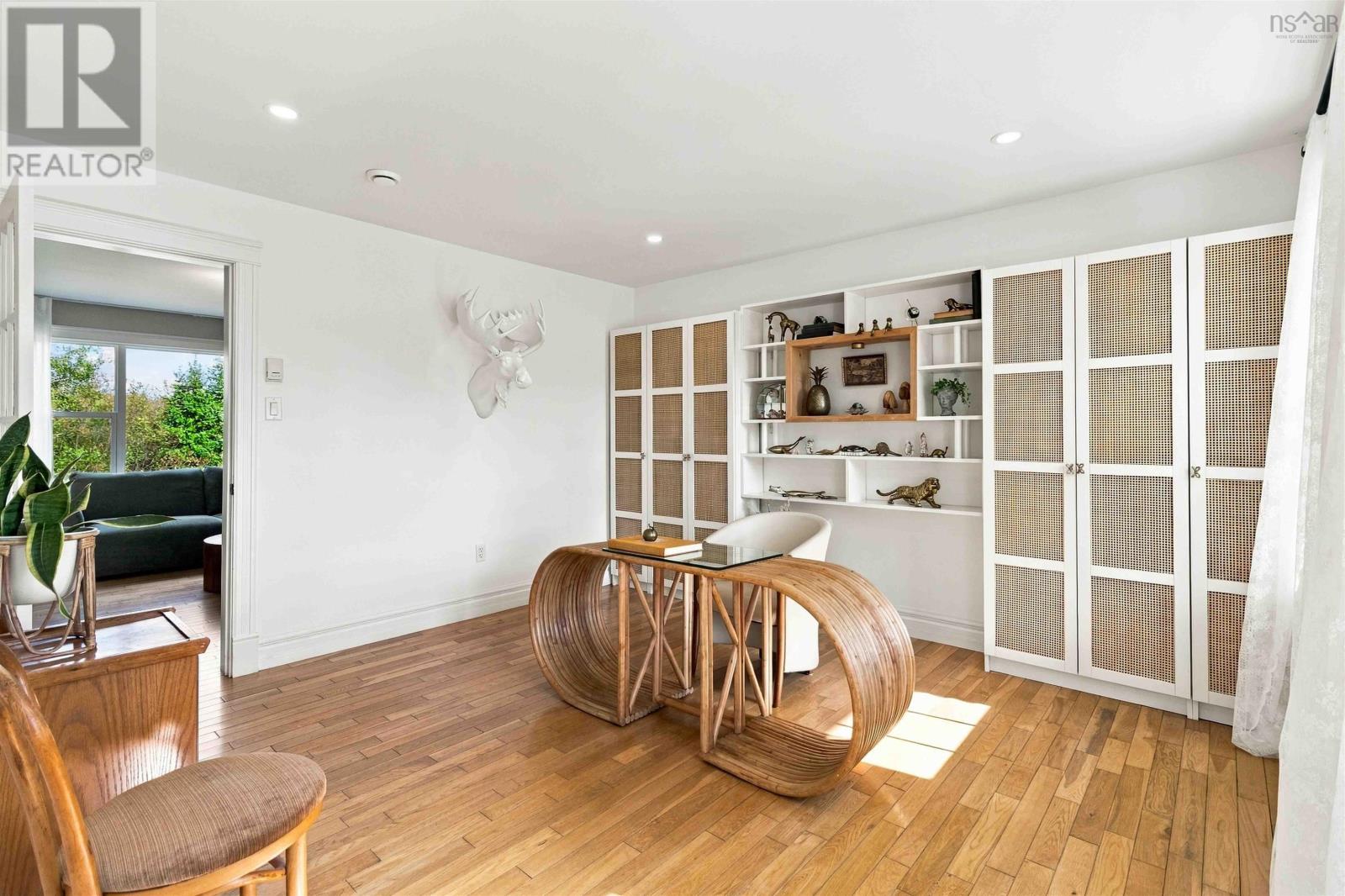 254 Robert Street Property Photo 6