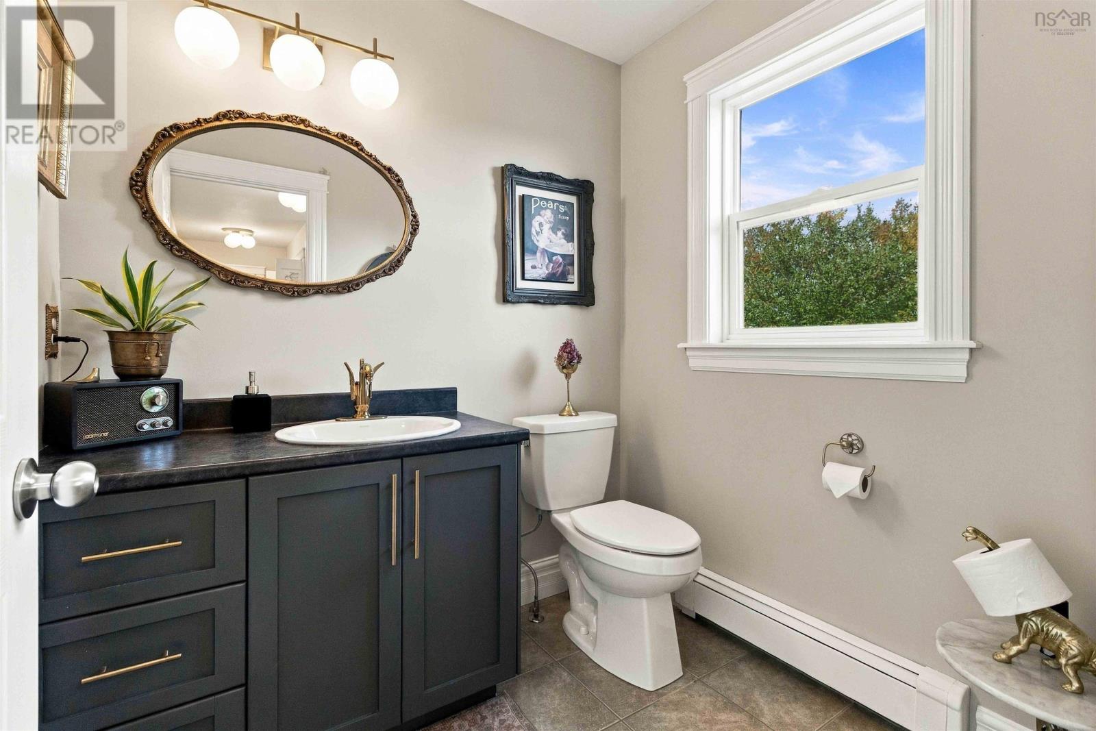 254 Robert Street Property Photo 22