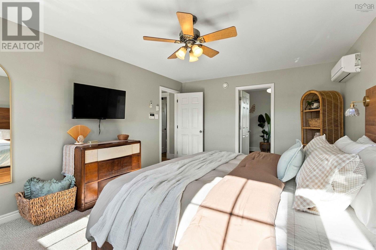 254 Robert Street Property Photo 24