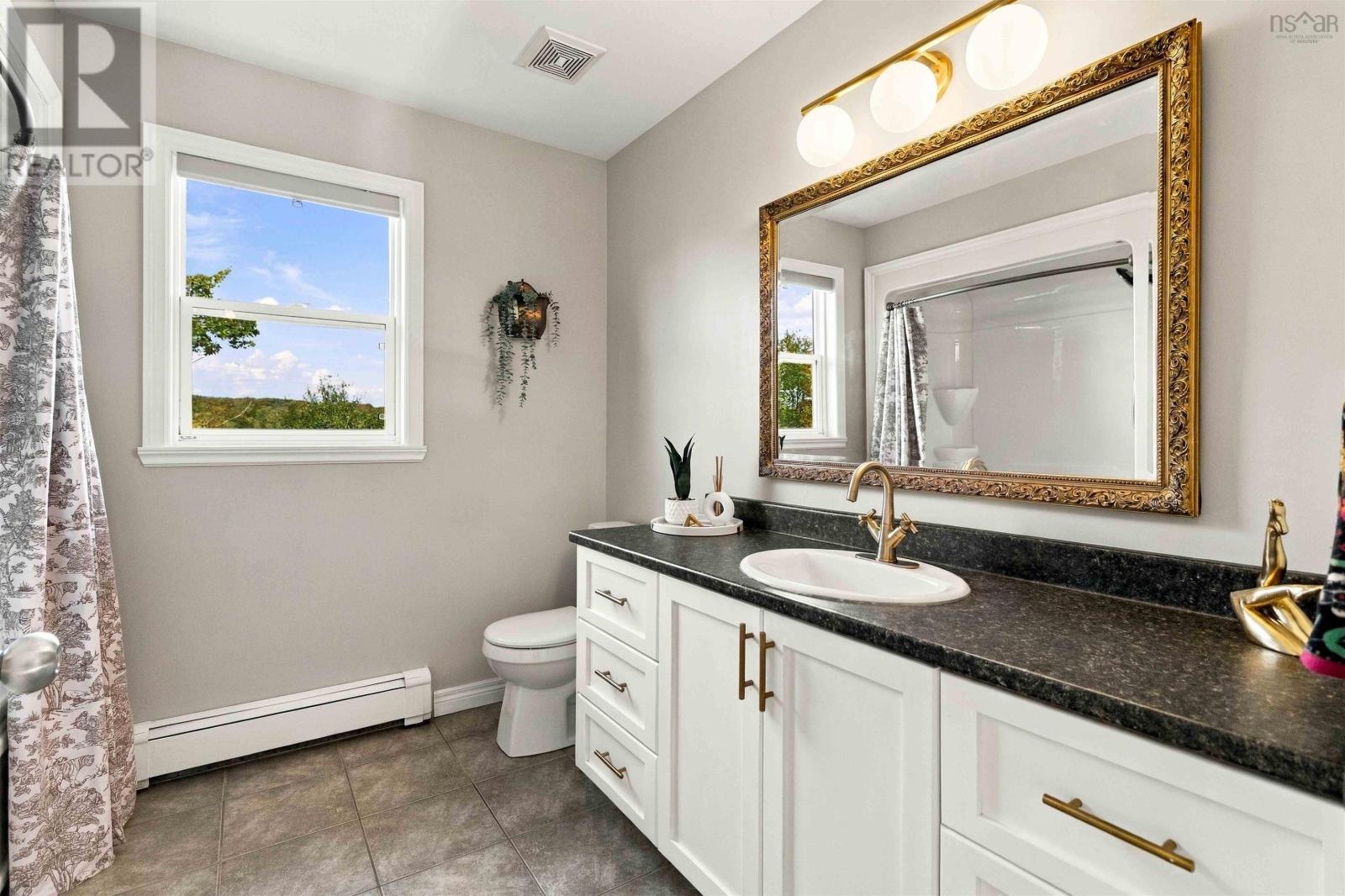 254 Robert Street Property Photo 29