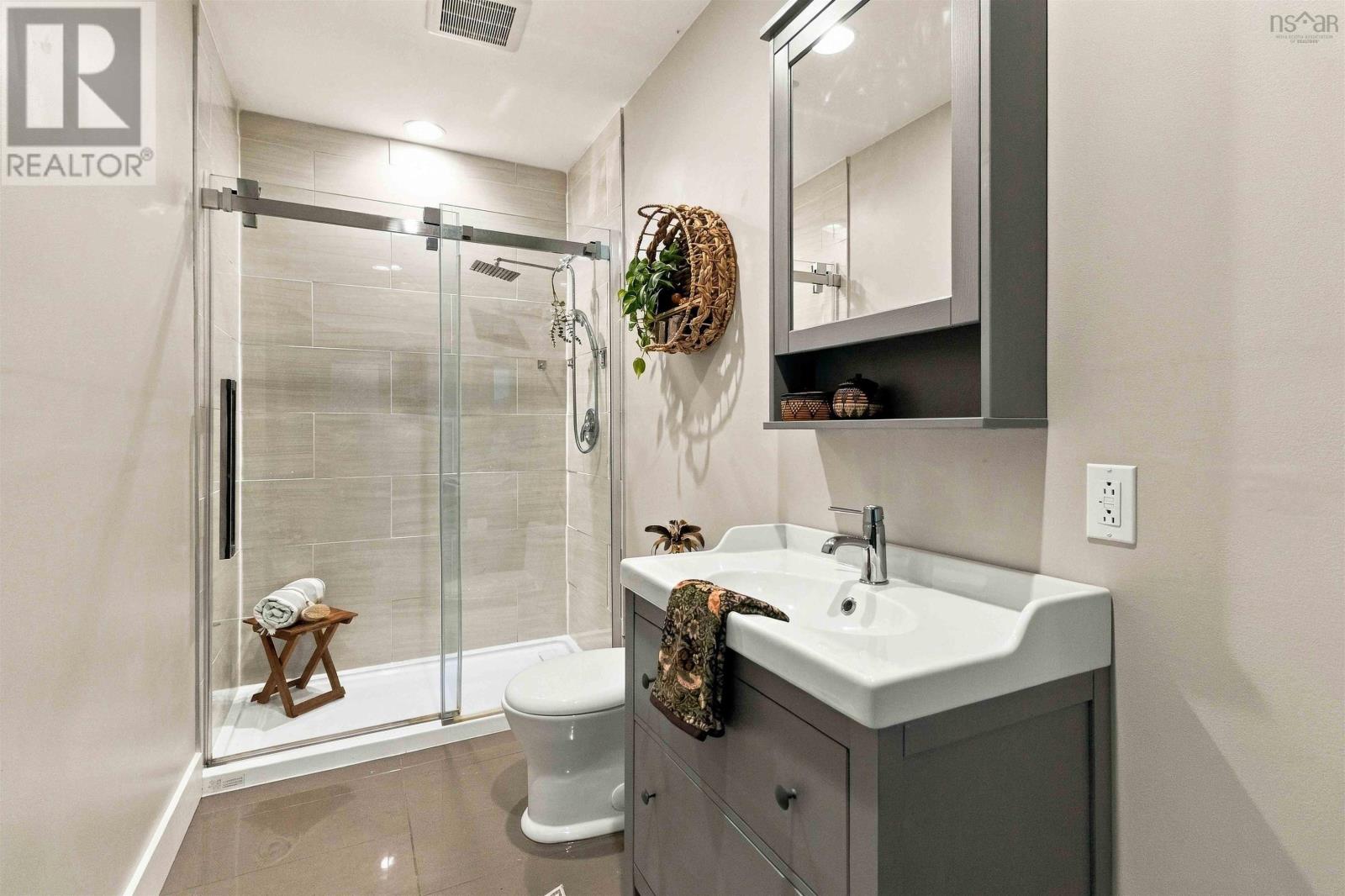 254 Robert Street Property Photo 40