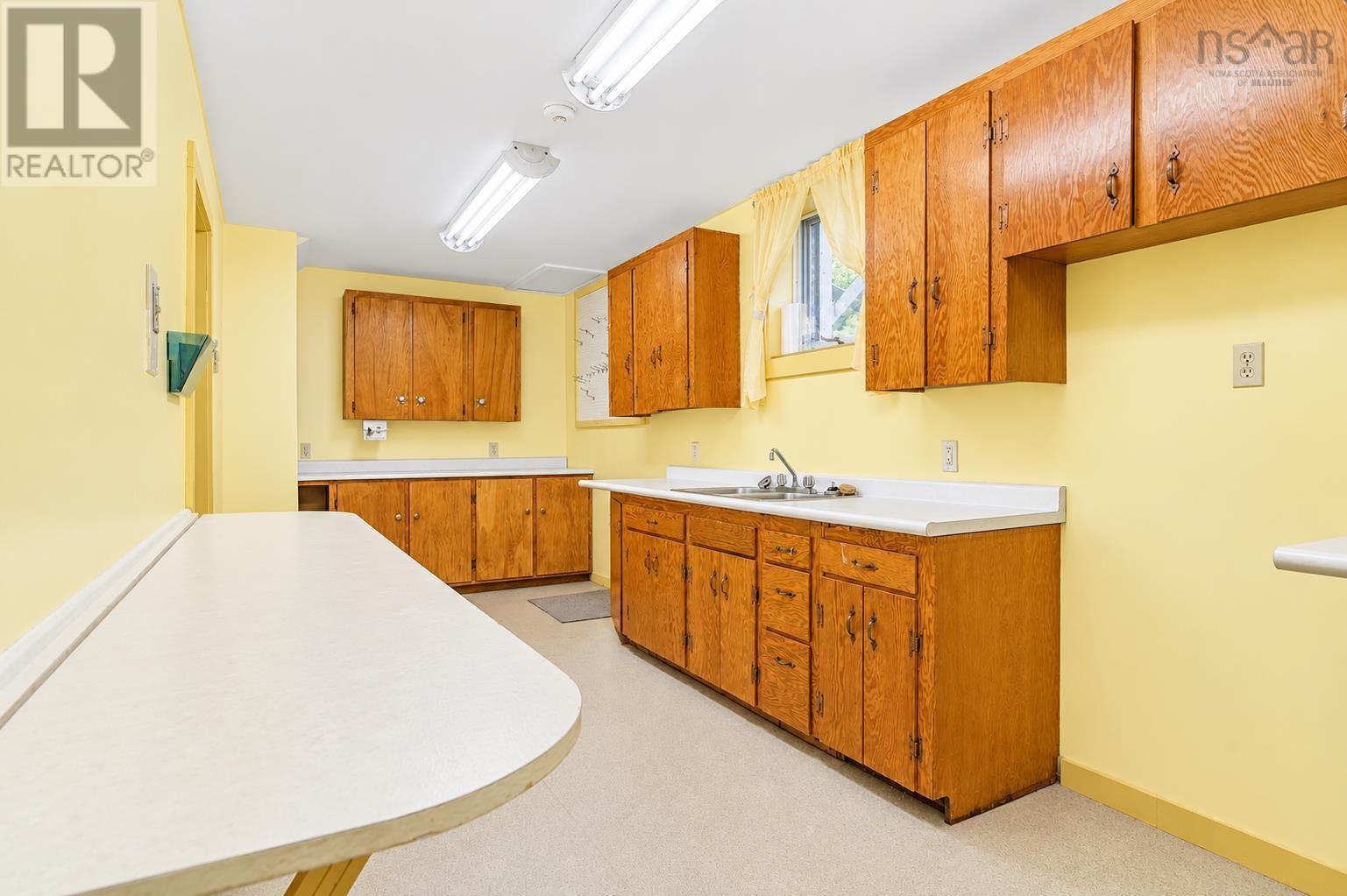 93 South Street Property Photo 31