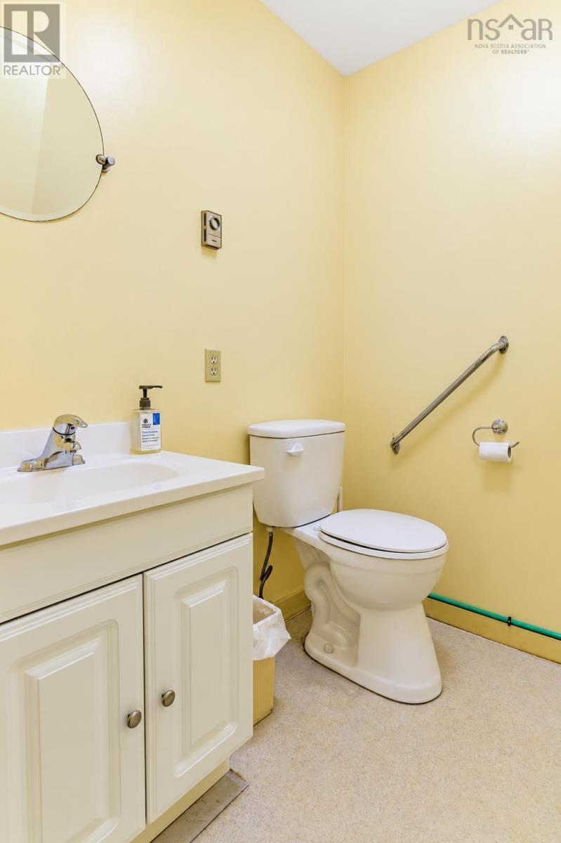 93 South Street Property Photo 37