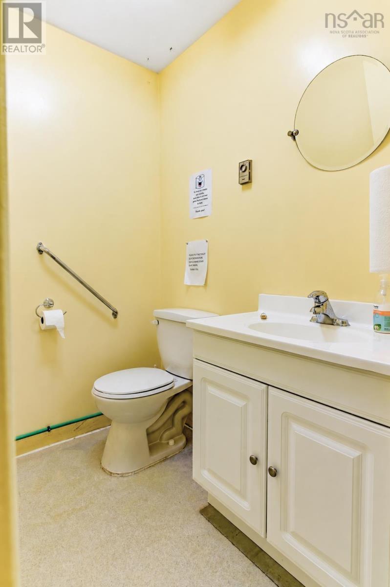 93 South Street Property Photo 38