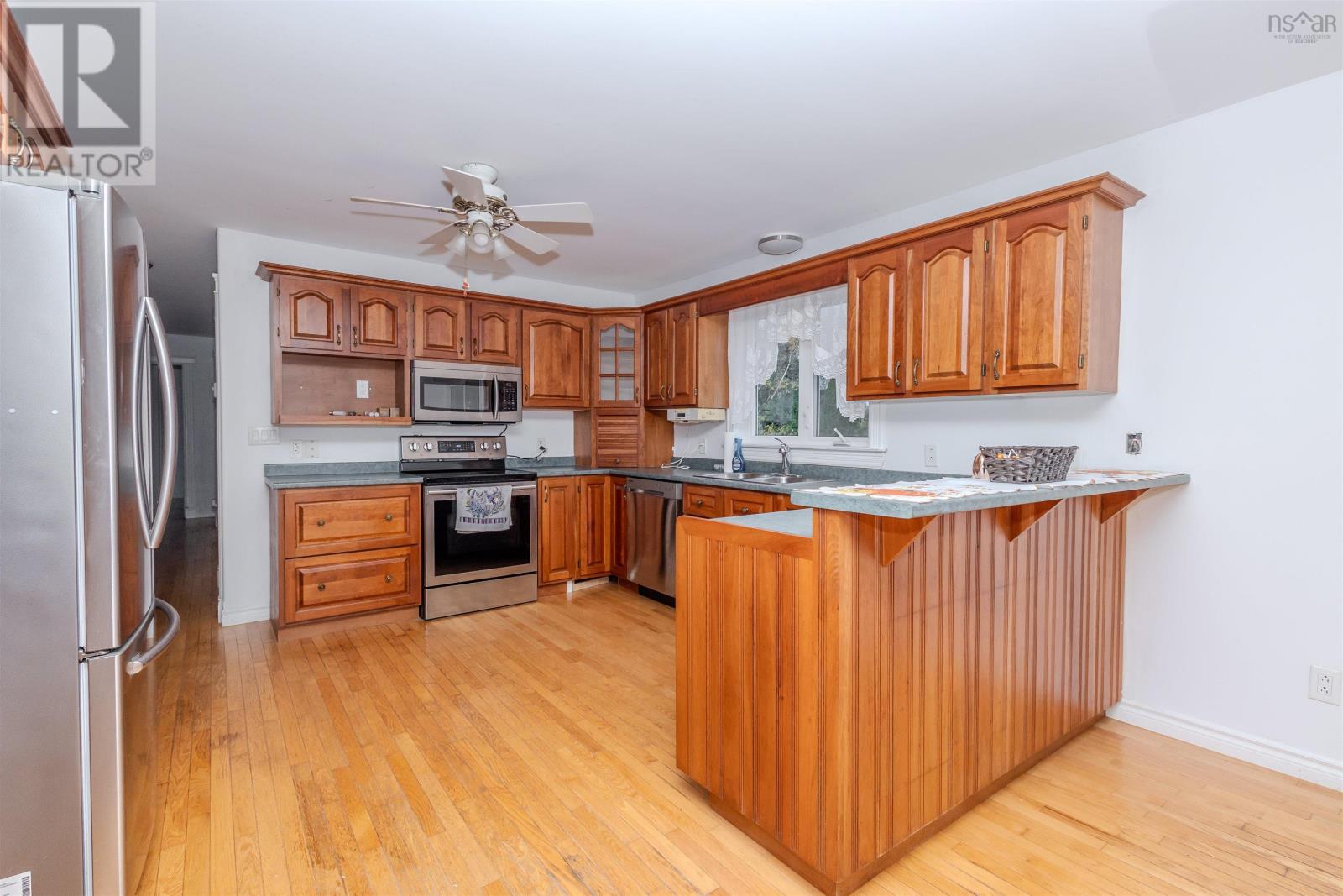 103 Paradise Road Property Photo 5