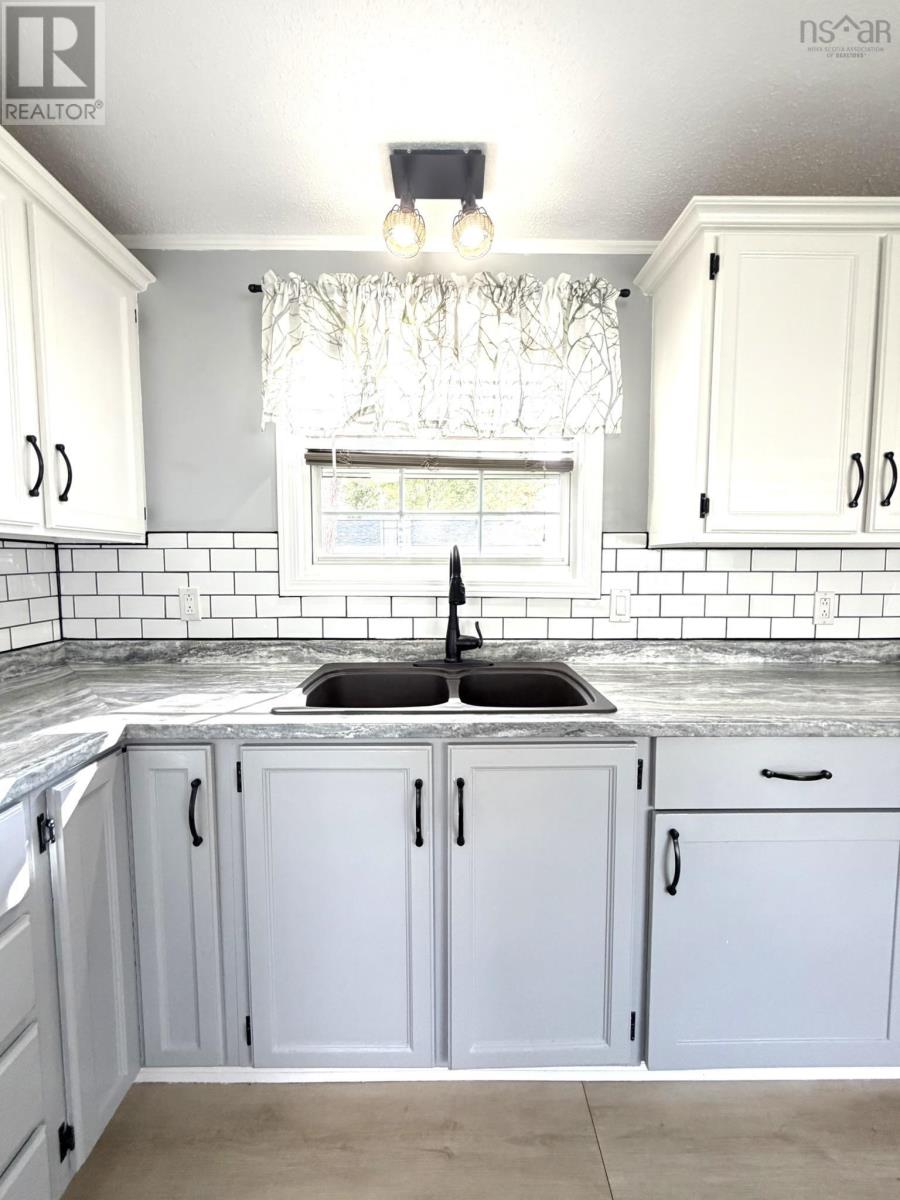 24 Seventh Street Property Photo 8