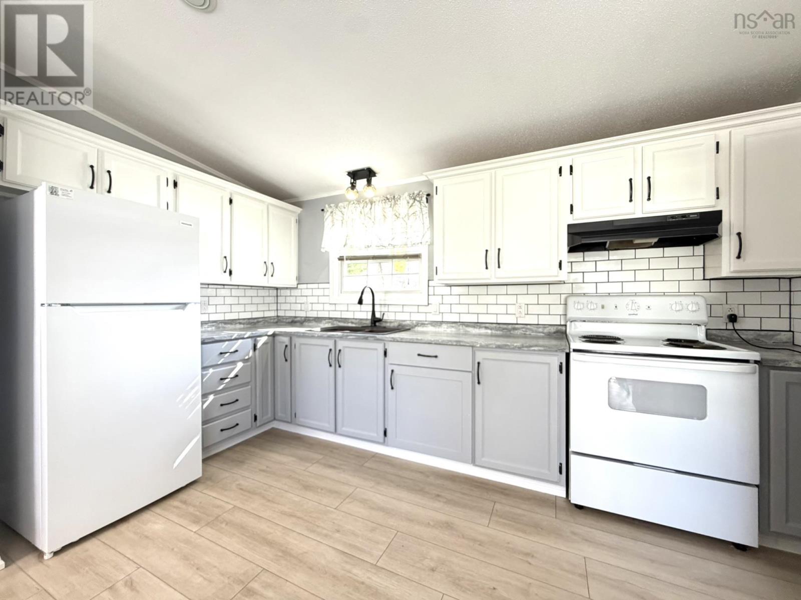 24 Seventh Street Property Photo 9