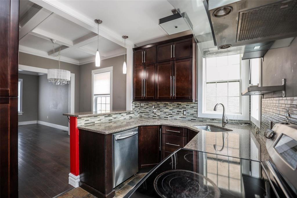 480 Jefferson Avenue Property Photo 8