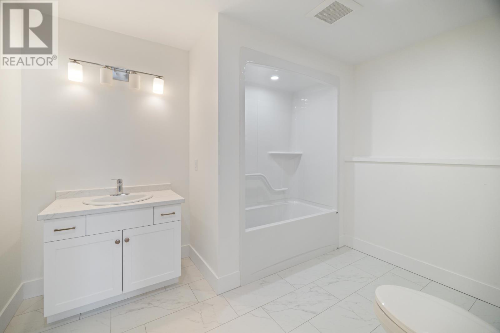 24-8 Donagh Road Property Photo 32