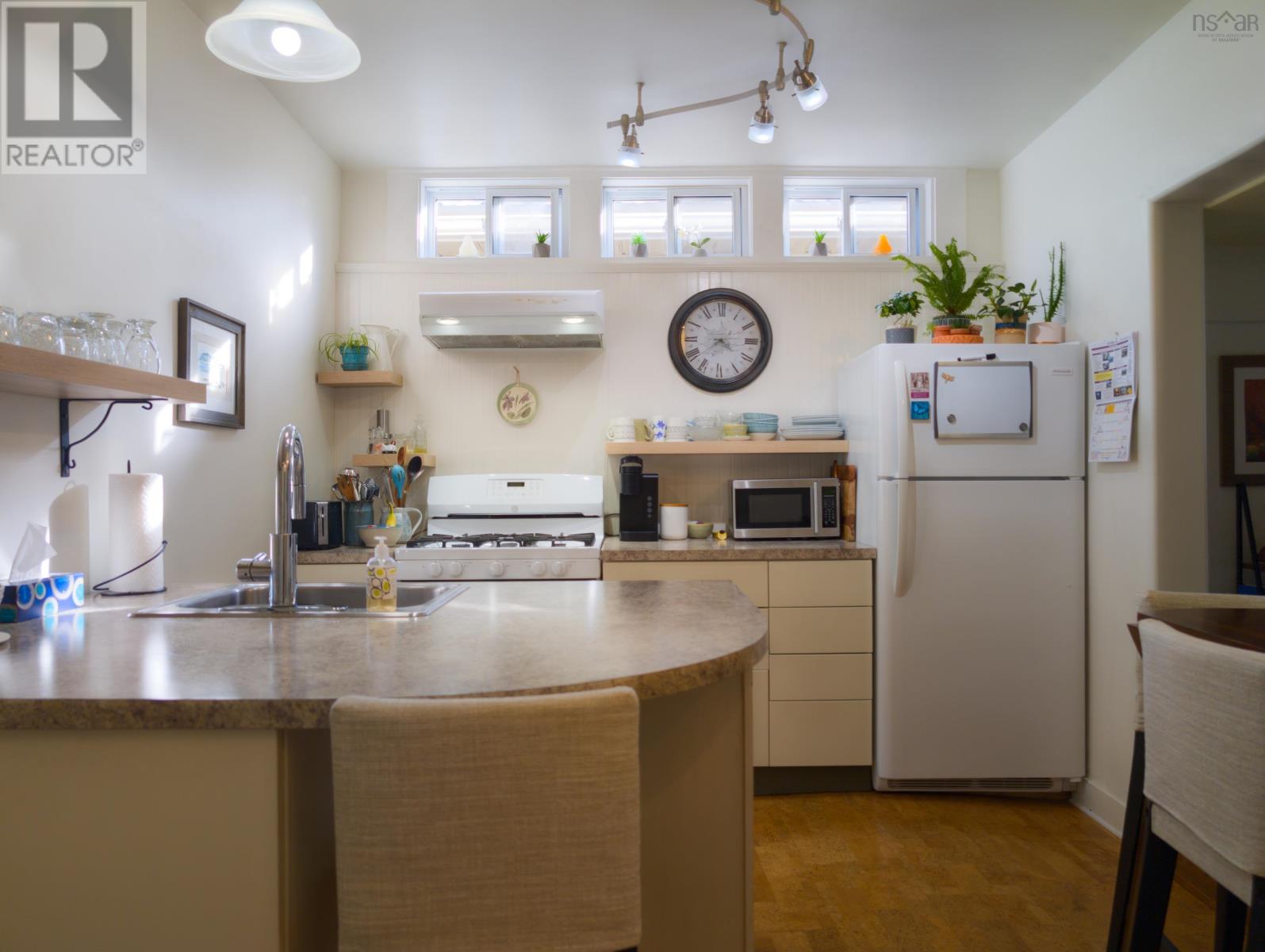 223 St George Street Property Photo 24