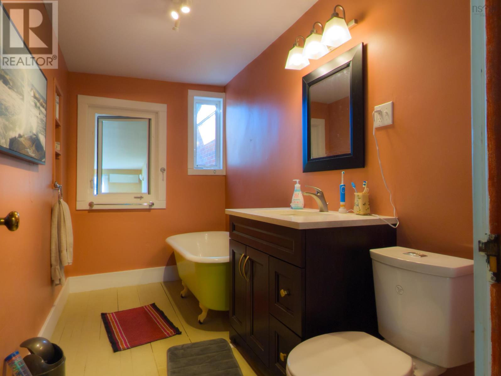 223 St George Street Property Photo 38