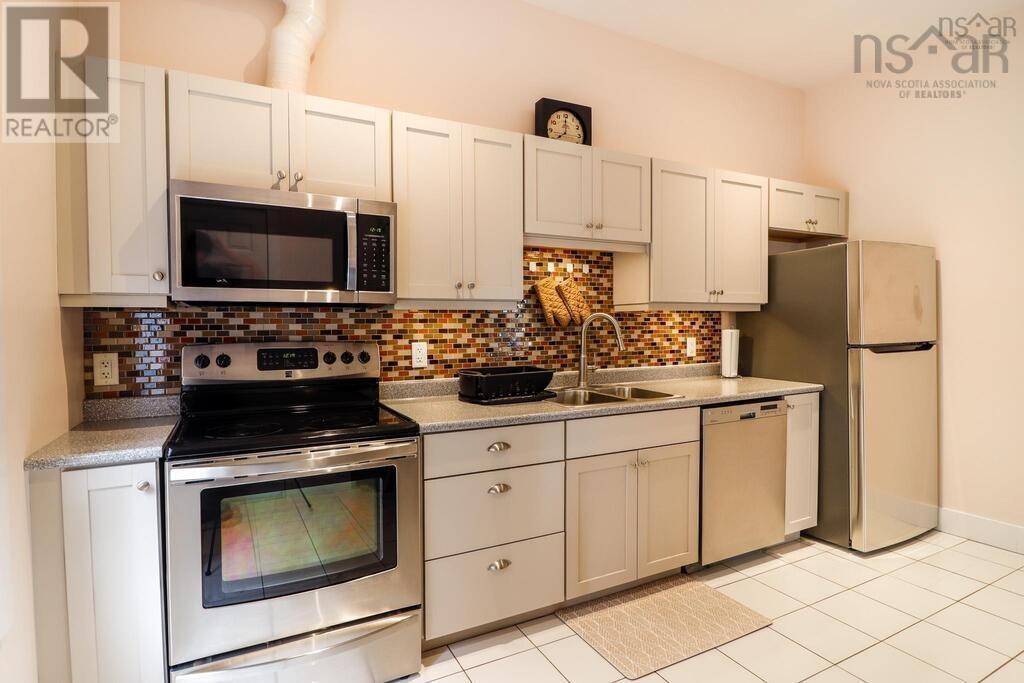 84 Charlotte Street Property Photo 32