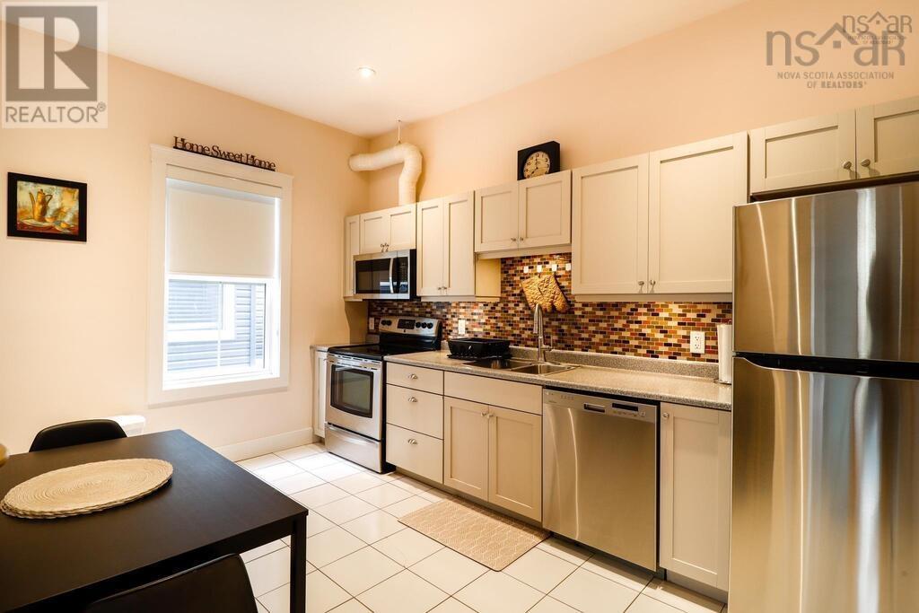 84 Charlotte Street Property Photo 33