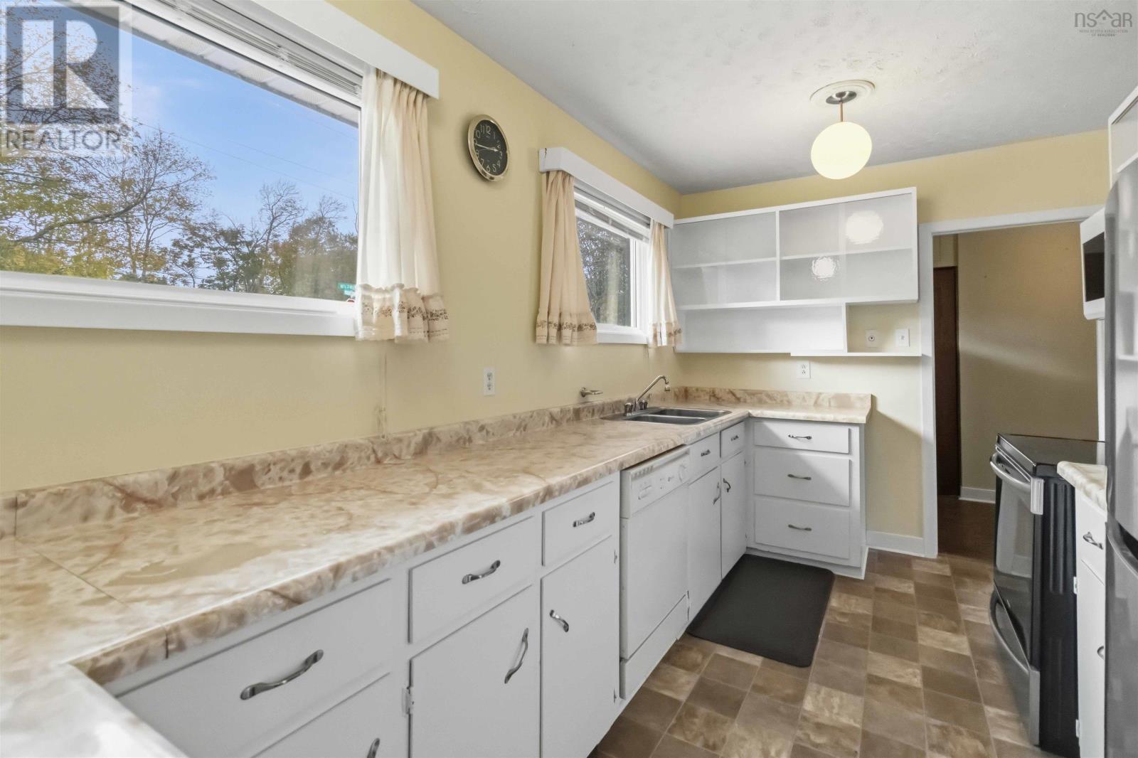 3 Wildwood Boulevard Property Photo 11