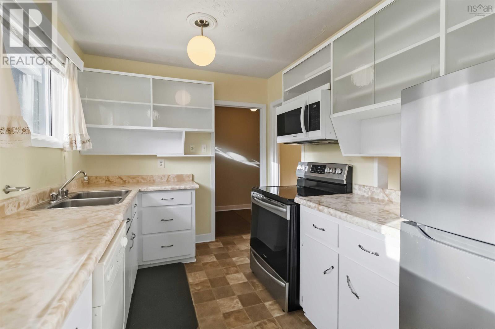 3 Wildwood Boulevard Property Photo 12