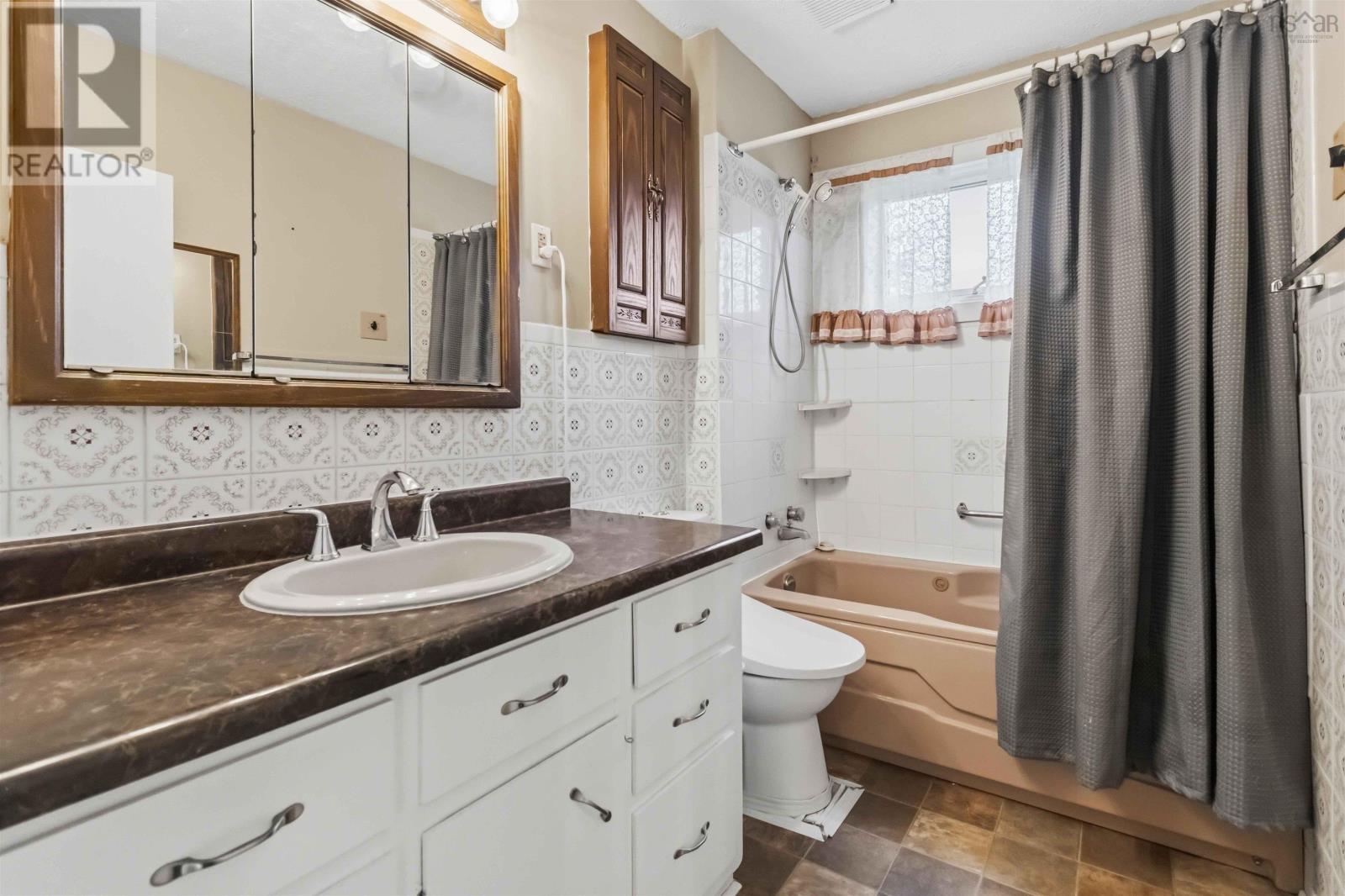 3 Wildwood Boulevard Property Photo 17