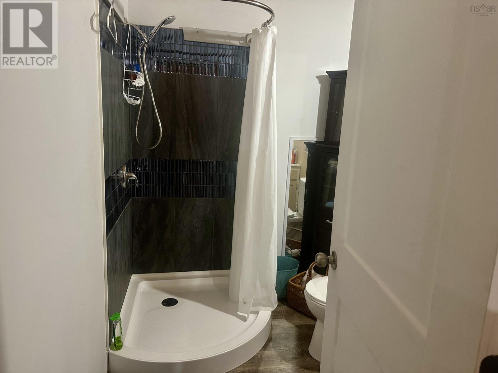 53 St Ninian Road Property Photo 28