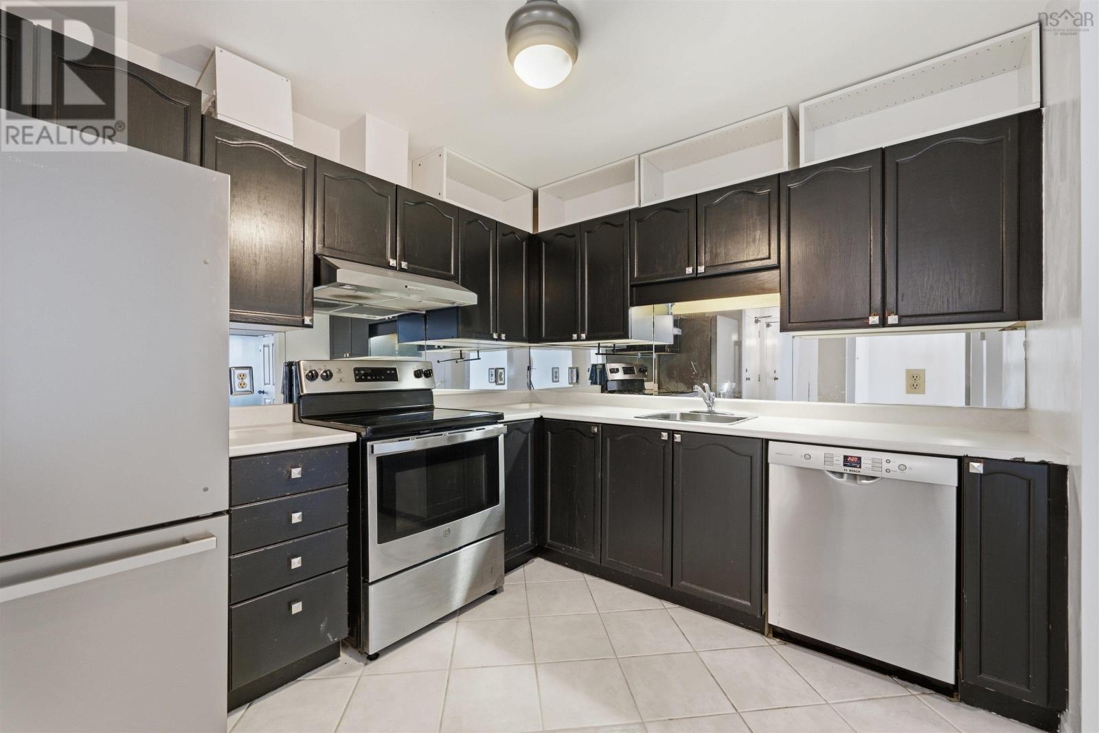411 83 Kearney Lake Road Property Photo 13