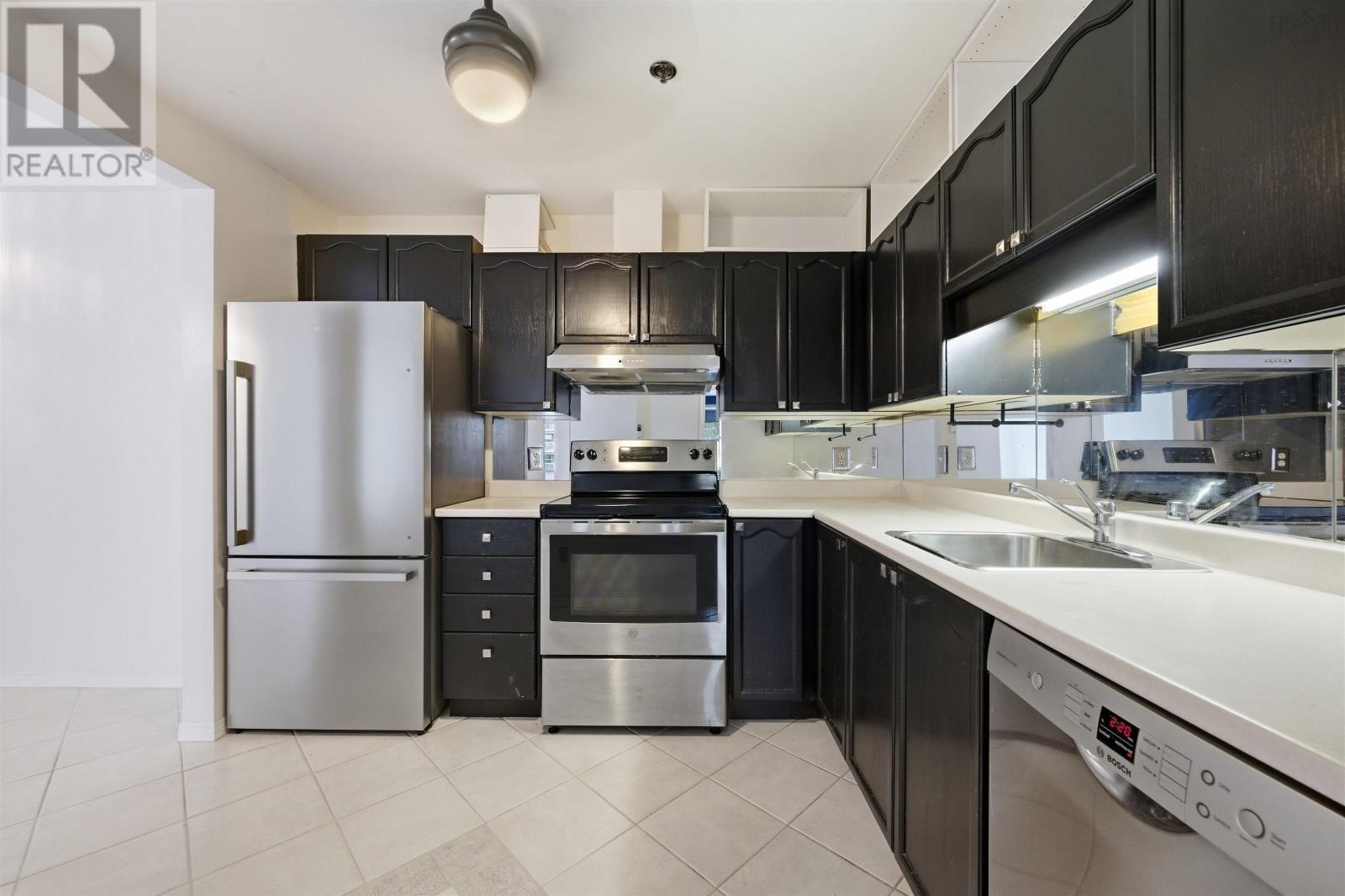 411 83 Kearney Lake Road Property Photo 14