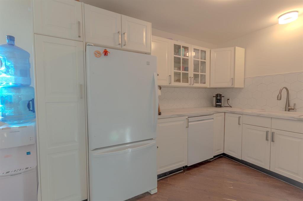 390 6th Avenue Property Photo 6