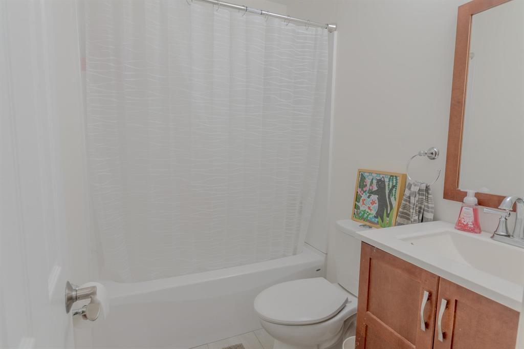 390 6th Avenue Property Photo 16