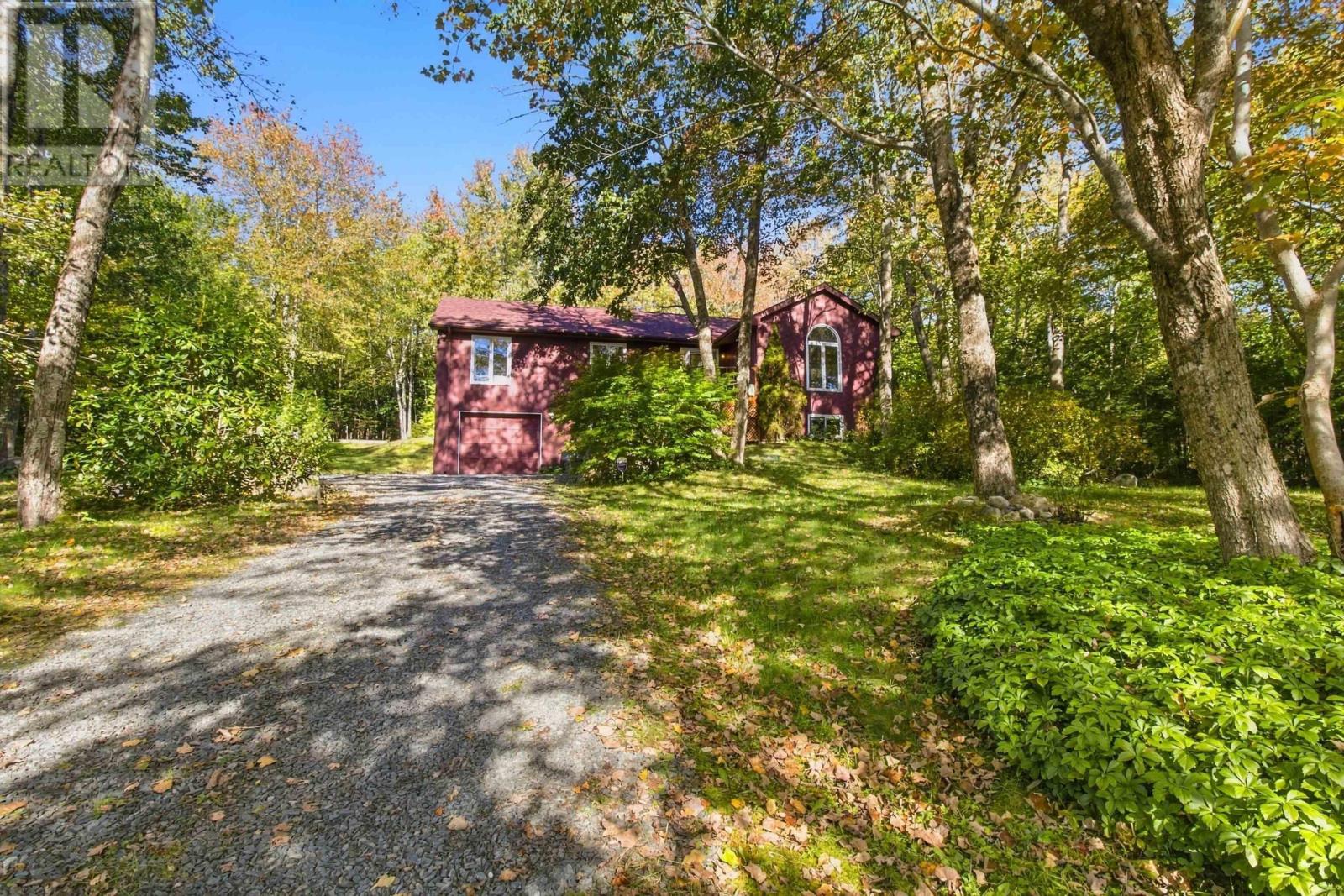 226 Windsor Drive Property Photo 2