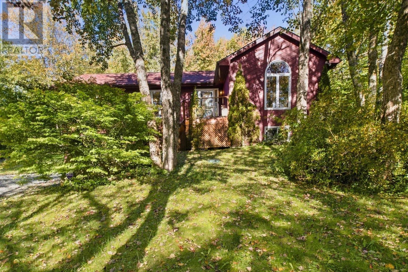226 Windsor Drive Property Photo 3