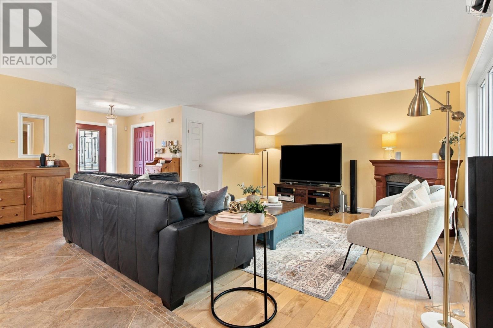 226 Windsor Drive Property Photo 8