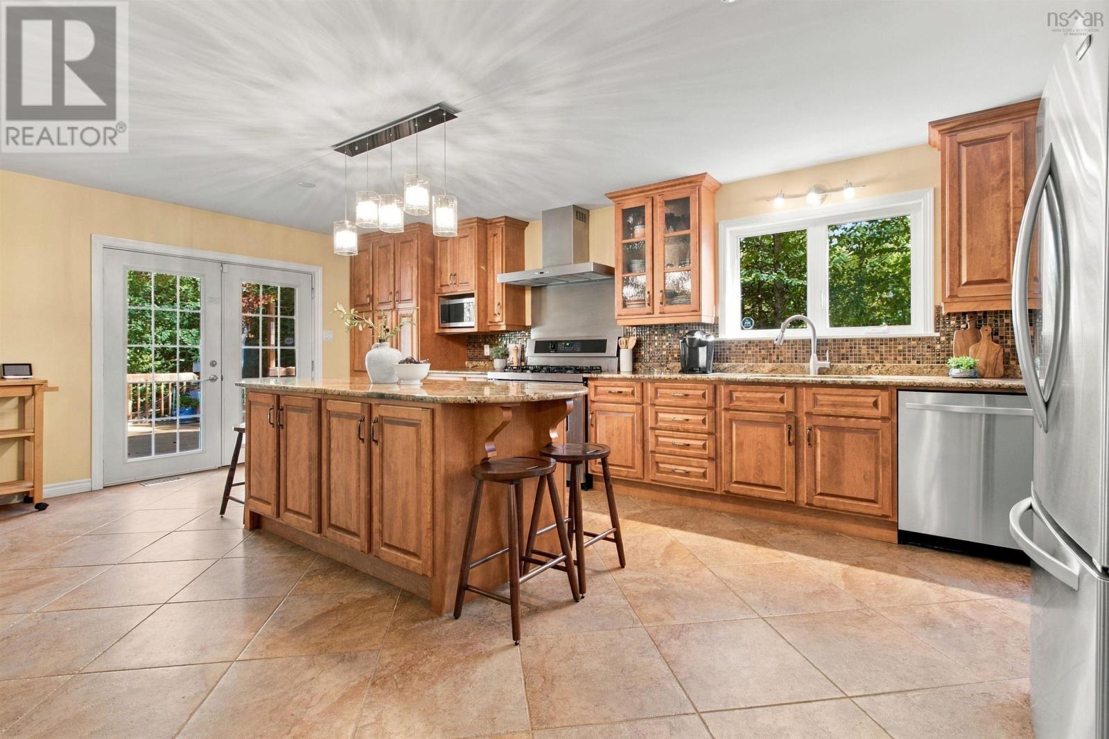 226 Windsor Drive Property Photo 11