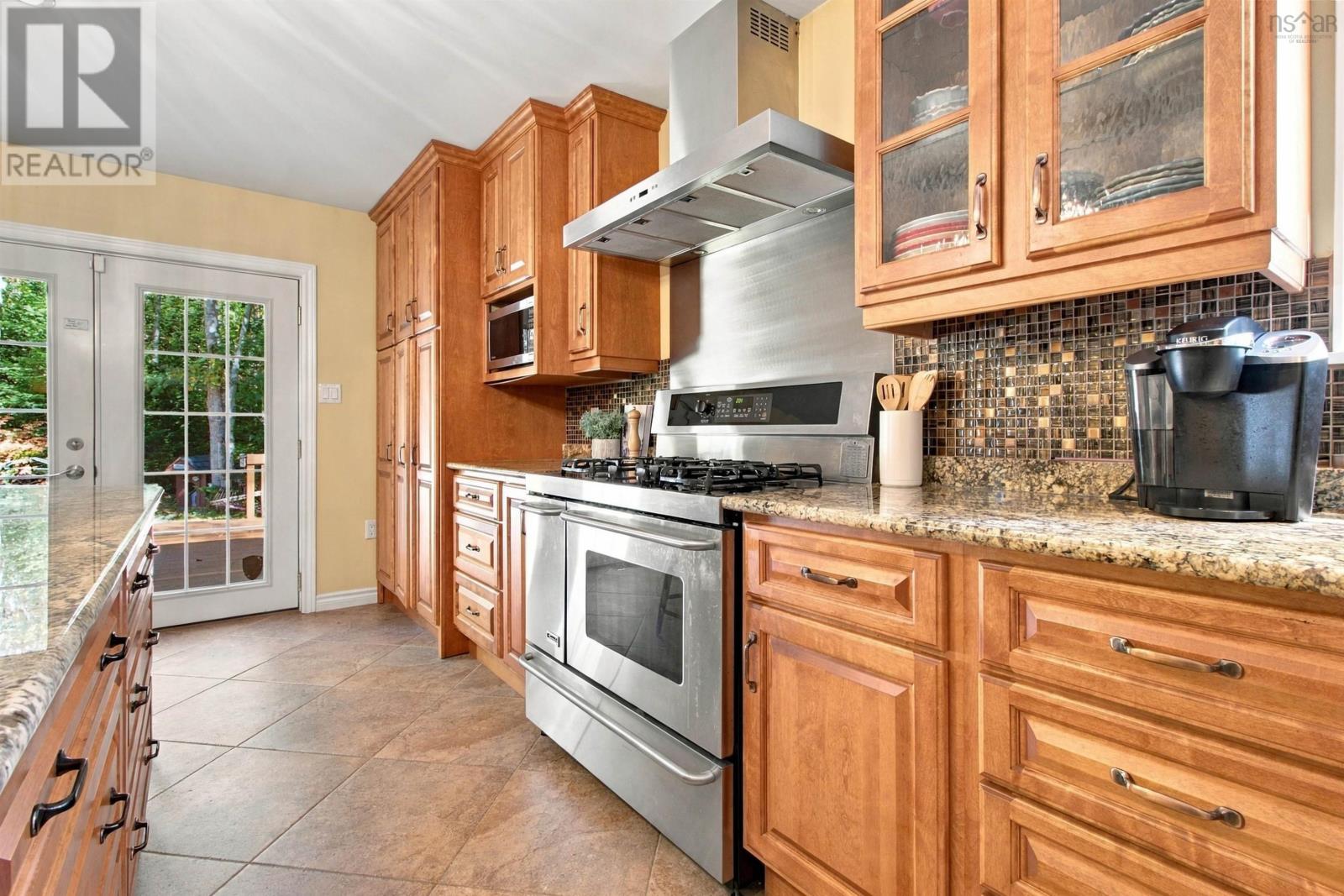 226 Windsor Drive Property Photo 13