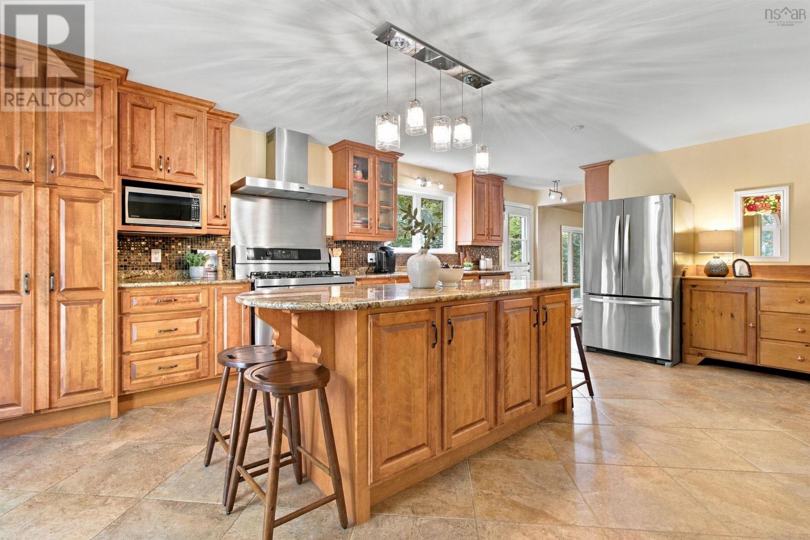 226 Windsor Drive Property Photo 14