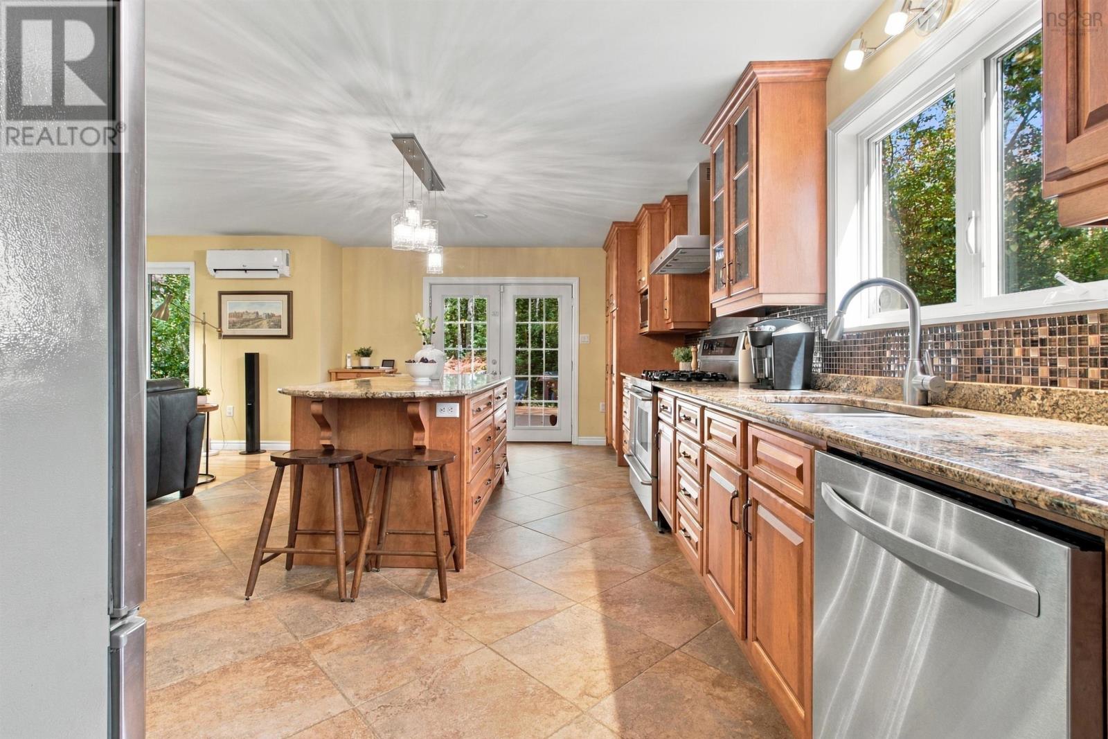 226 Windsor Drive Property Photo 15