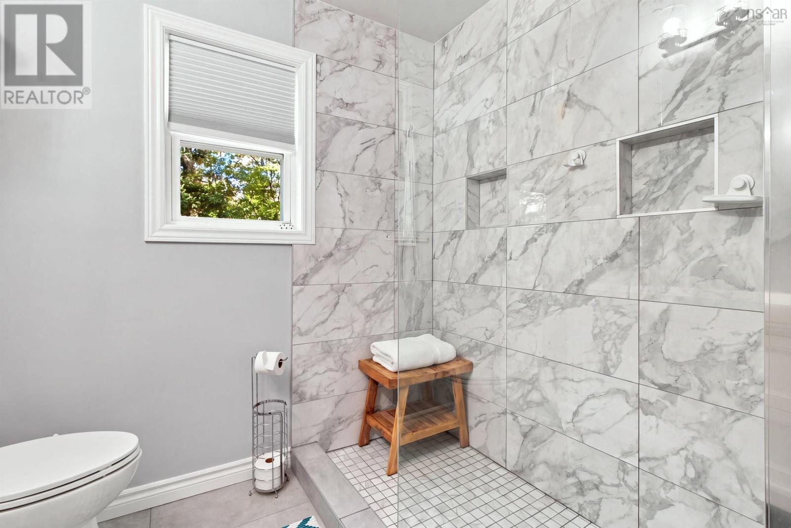 226 Windsor Drive Property Photo 23