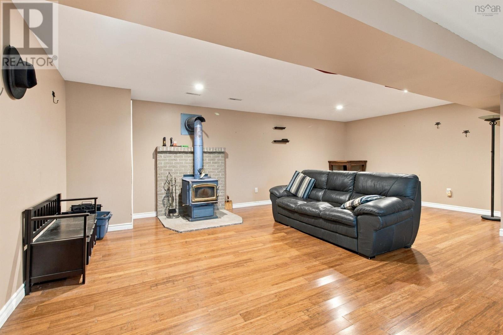 226 Windsor Drive Property Photo 30