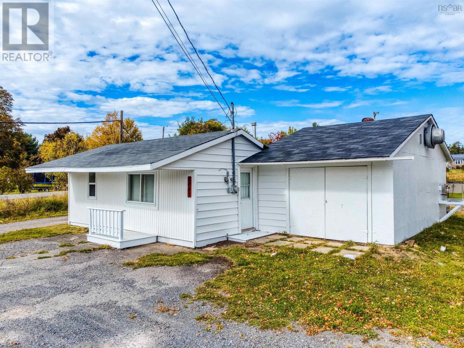 2447 Highway 376 Property Photo 17
