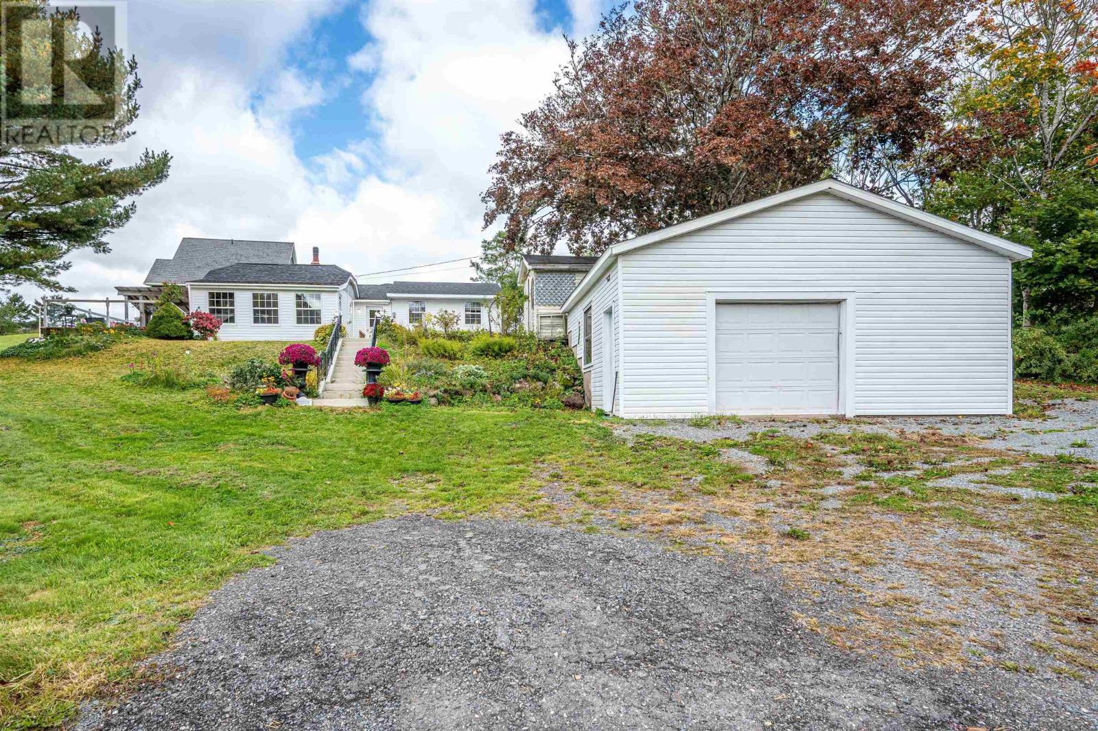 66 Old Halifax Road Property Photo 2
