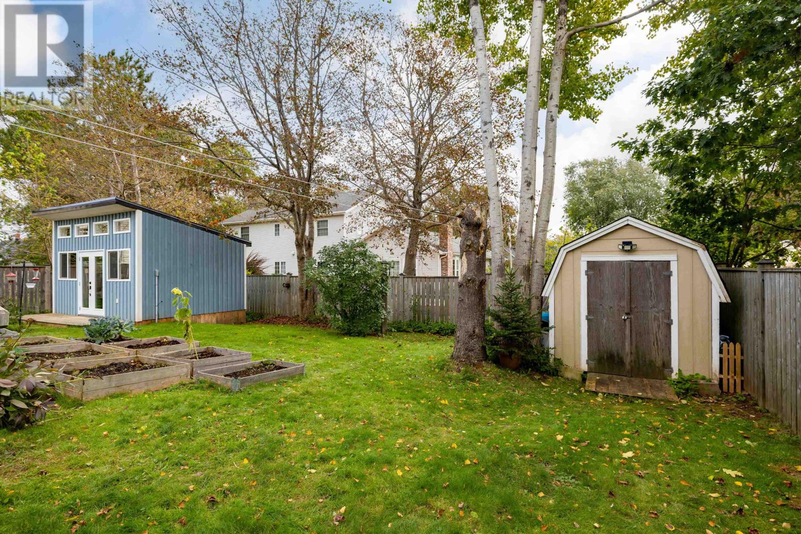 25 York Lane Property Photo 4