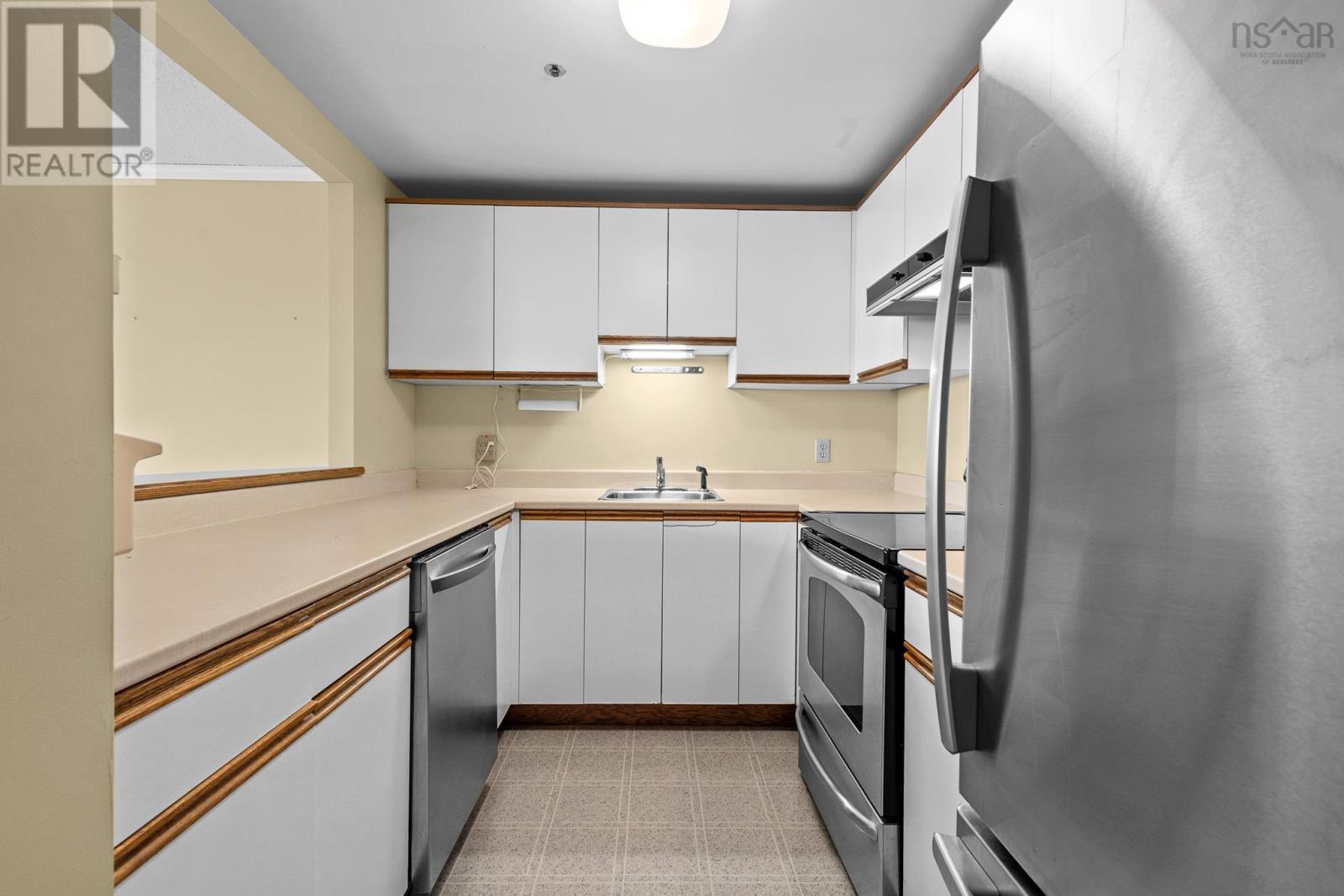 416 1326 Lower Water Street Property Photo 10