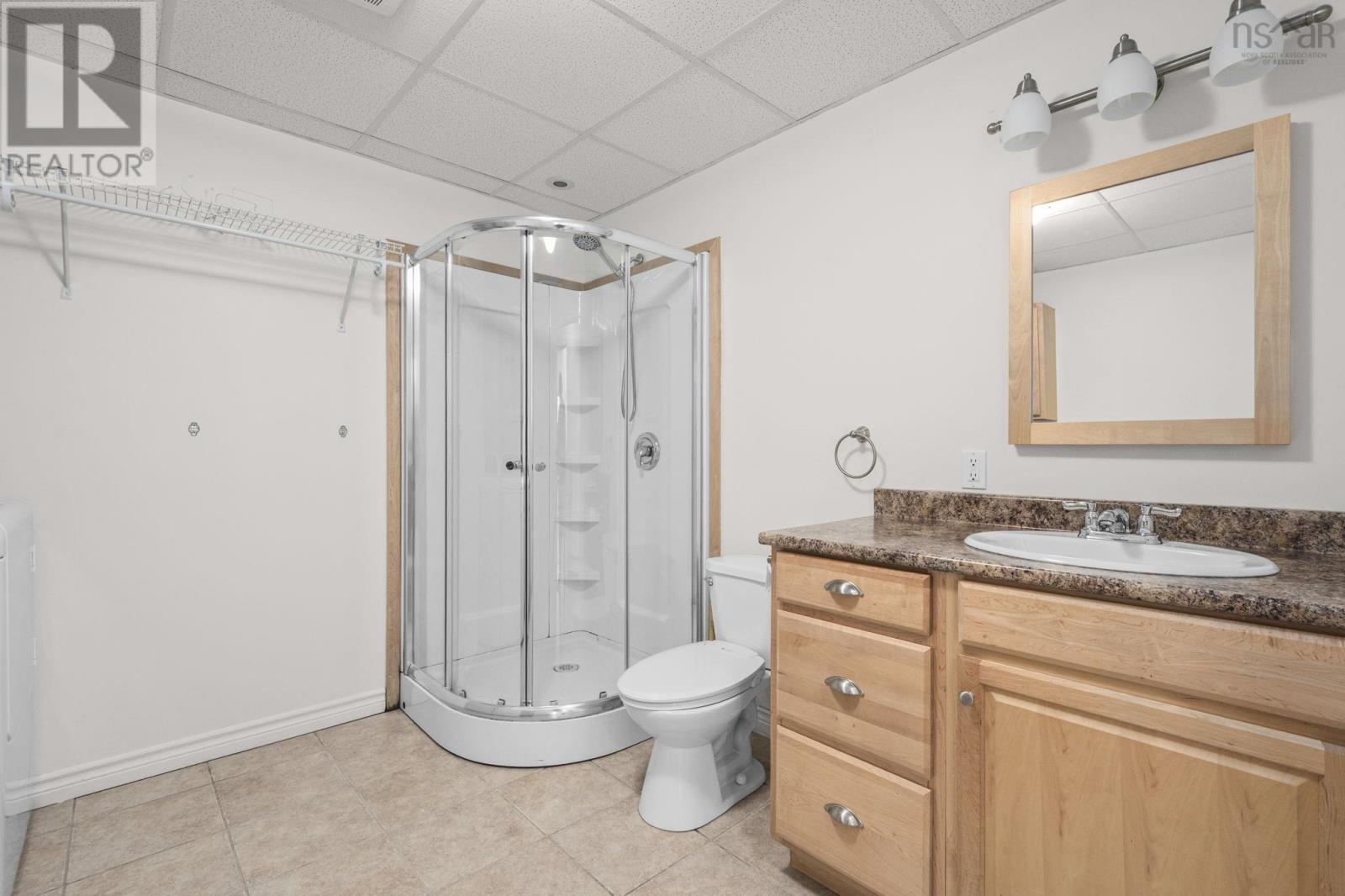 521 Piggott Avenue Property Photo 28