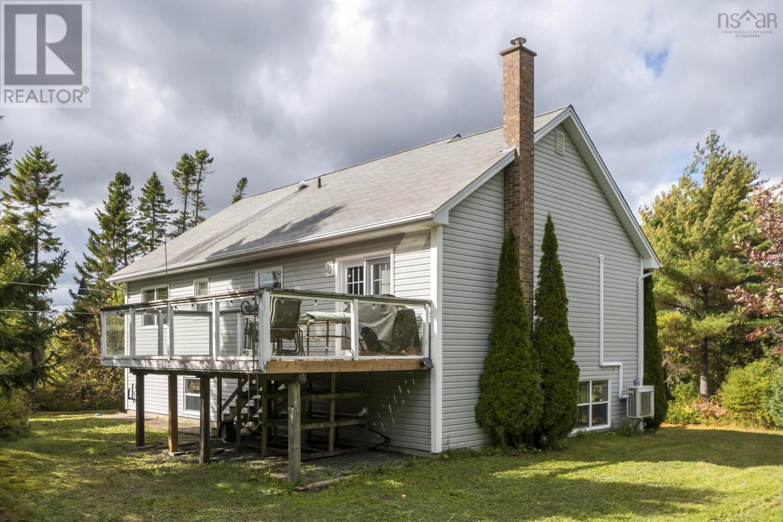 521 Piggott Avenue Property Photo 34