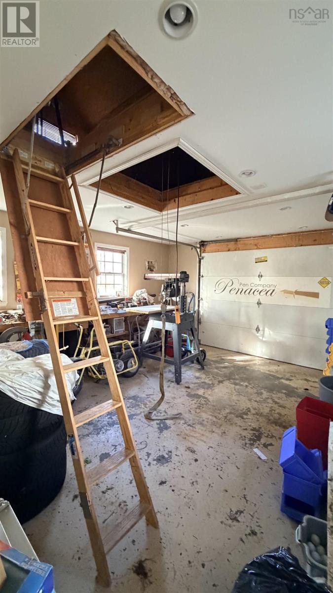 521 Piggott Avenue Property Photo 37