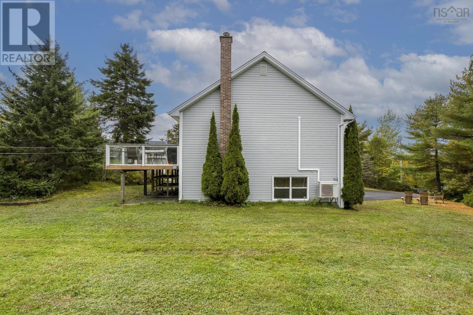 521 Piggott Avenue Property Photo 41