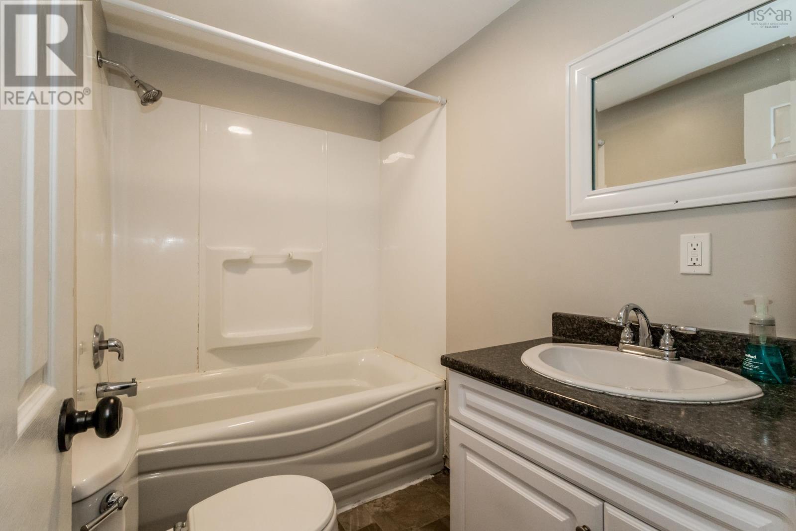 1063/1065 Camhill Court Property Photo 13