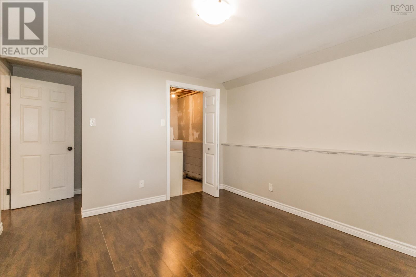 1063/1065 Camhill Court Property Photo 17